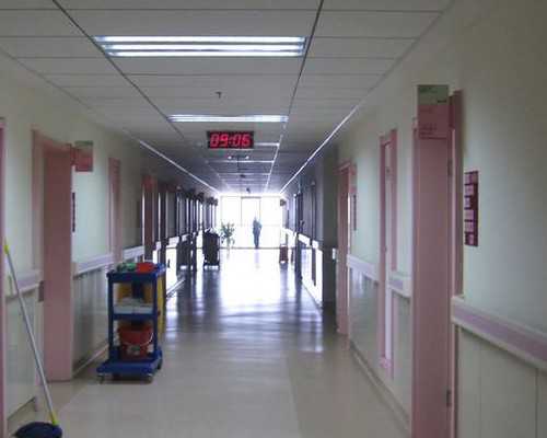 孕早期吃点东西就胃胀_孕早期吃草莓