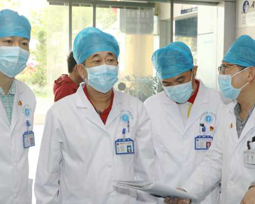 北京AA69代孕机构排名_北京代孕生男孩要花多少钱_宝宝春季穿衣要注意“下厚上